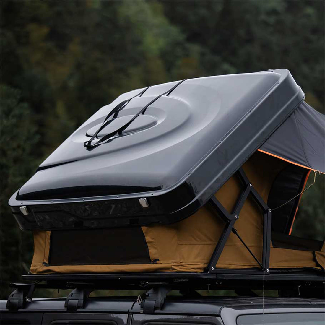 How to Find the Perfect Spot for Setting Up a Rooftop Tent in a Small Parking Lot